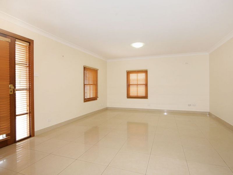 11 McLean Street, Killarney Vale NSW 2261