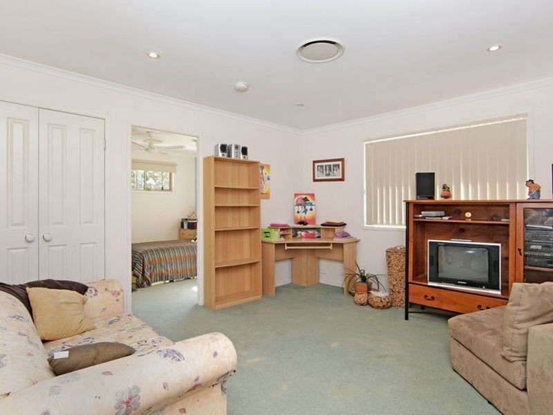 2 Caralee Place, Tumbi Umbi NSW 2261