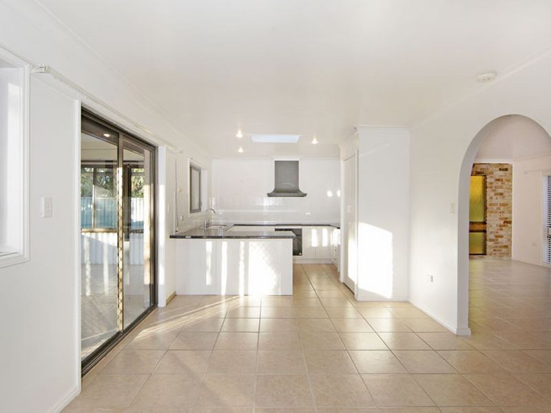 1 Kurraba Parade, Berkeley Vale NSW 2261