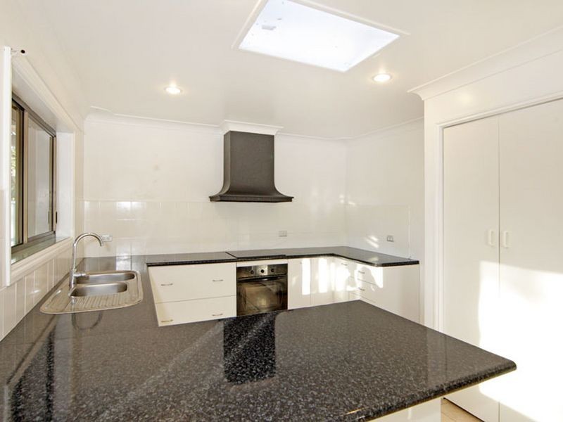 1 Kurraba Parade, Berkeley Vale NSW 2261