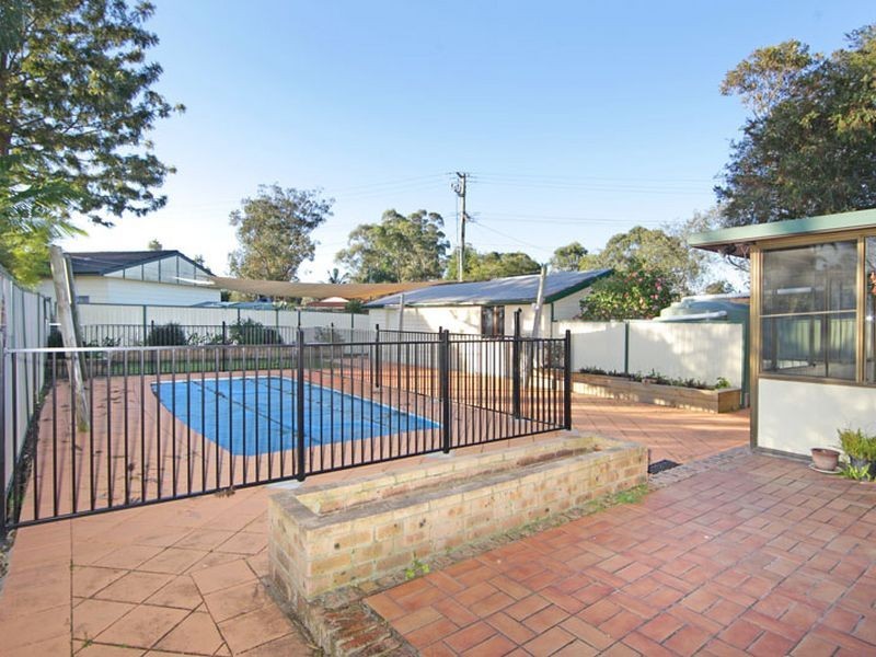 1 Kurraba Parade, Berkeley Vale NSW 2261
