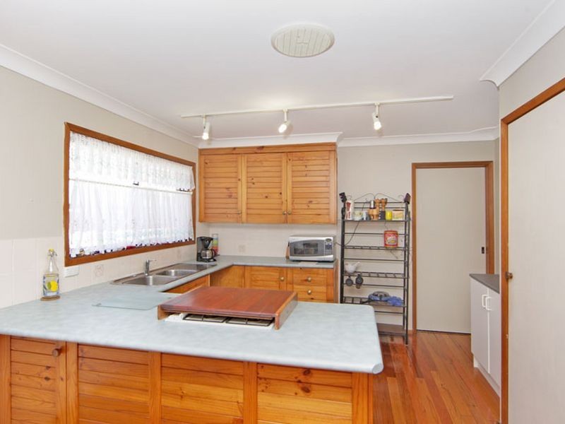 213 Lakedge Avenue, Berkeley Vale NSW 2261
