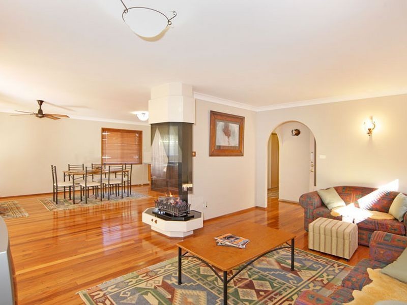 213 Lakedge Avenue, Berkeley Vale NSW 2261