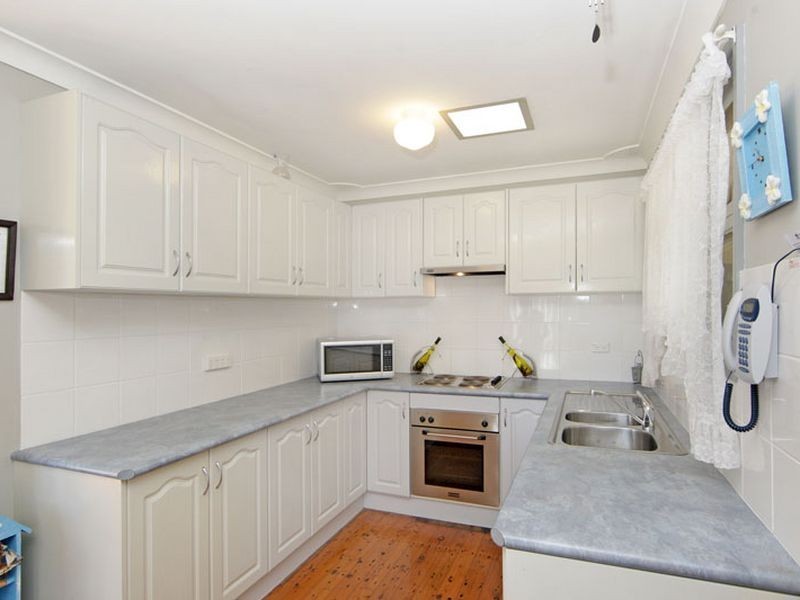 2 Robertson Road, Killarney Vale NSW 2261