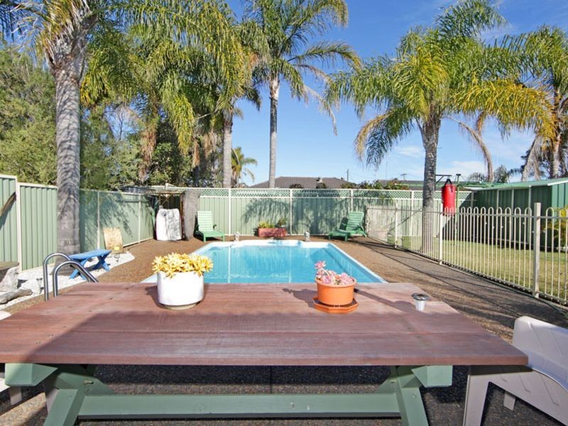 2 Robertson Road, Killarney Vale NSW 2261