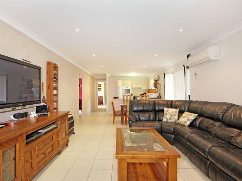 16 Scullin Place, Berkeley Vale NSW 2261