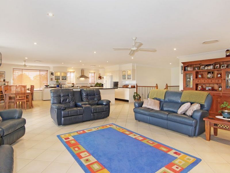 18 Aubrey Street, Killarney Vale NSW 2261