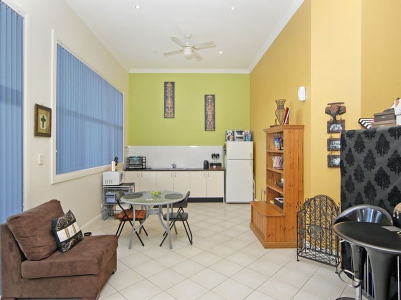 18 Aubrey Street, Killarney Vale NSW 2261