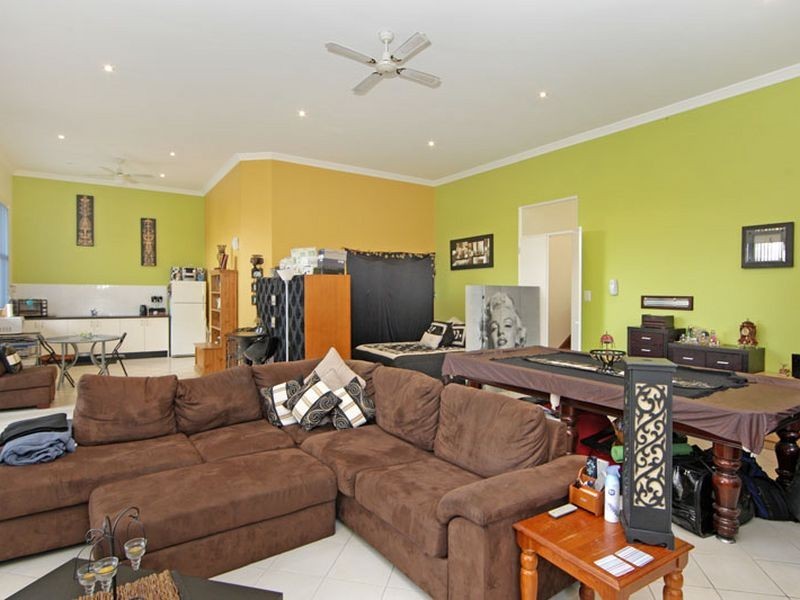 18 Aubrey Street, Killarney Vale NSW 2261