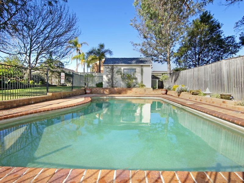 10 Cornish Avenue, Killarney Vale NSW 2261