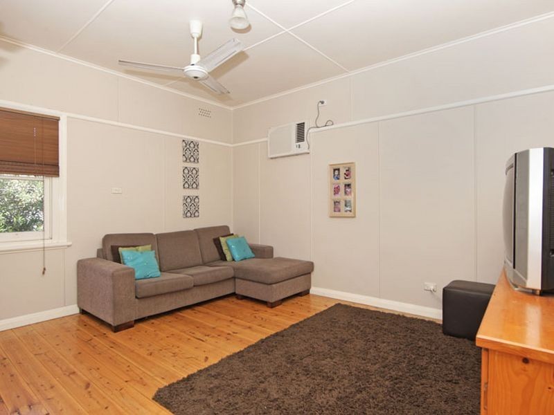 2 Ashton Avenue, The Entrance NSW 2261