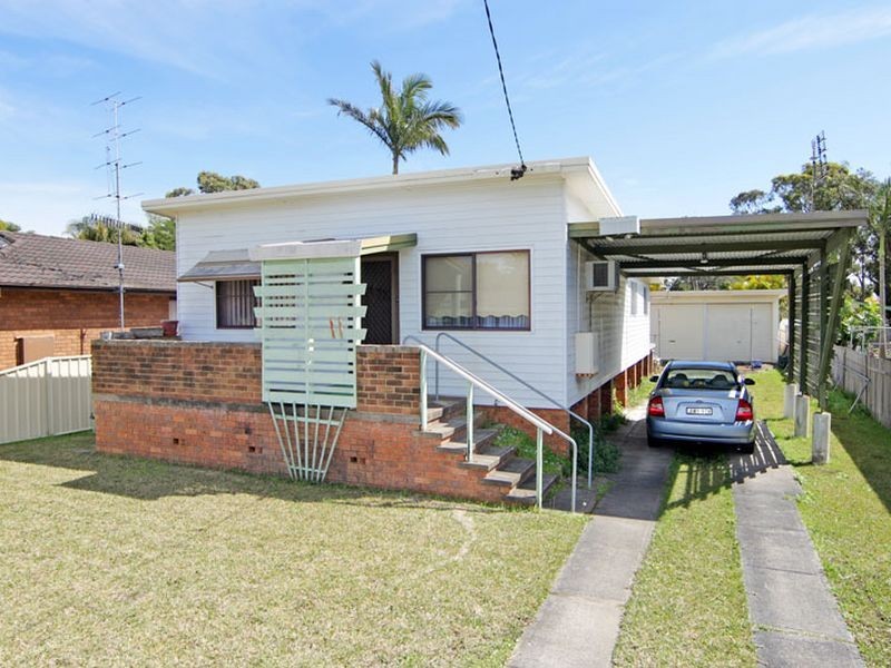 11 Colleen Street, Berkeley Vale NSW 2261