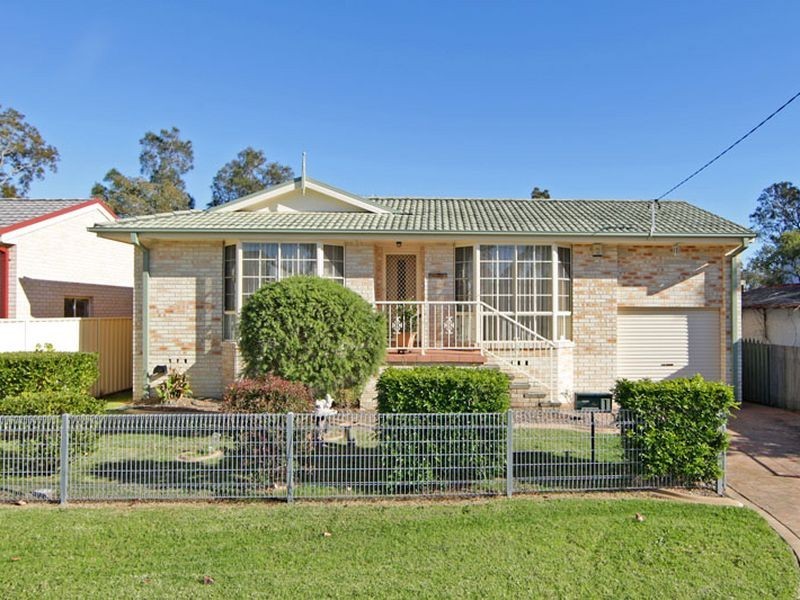 1 Crosby Crescent, Killarney Vale NSW 2261