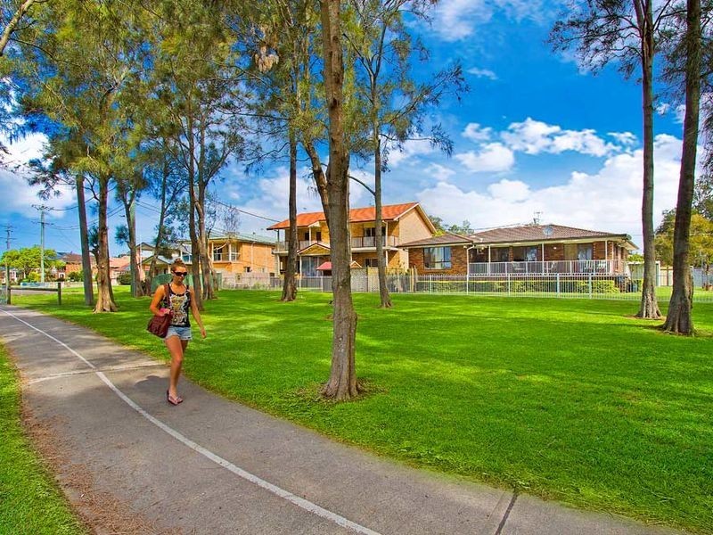 6 Benalla Close, Killarney Vale NSW 2261
