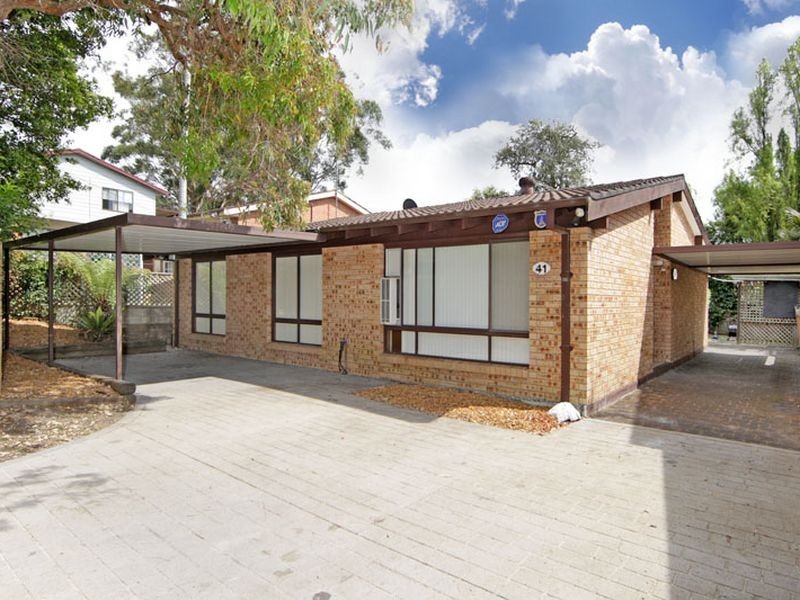 41 Audie Parade, Berkeley Vale NSW 2261