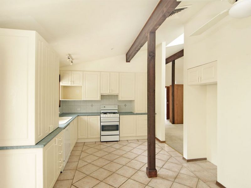 41 Audie Parade, Berkeley Vale NSW 2261