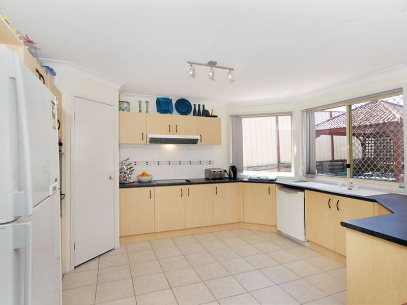 2 Henricks Road, Killarney Vale NSW 2261