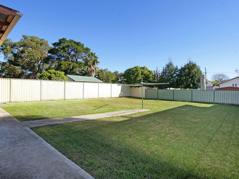 11 McLean Street, Killarney Vale NSW 2261