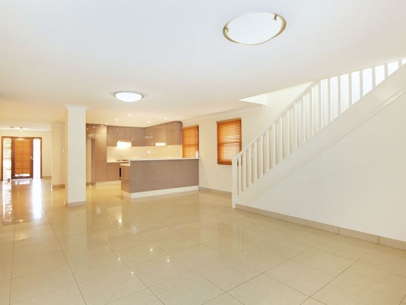 11 McLean Street, Killarney Vale NSW 2261