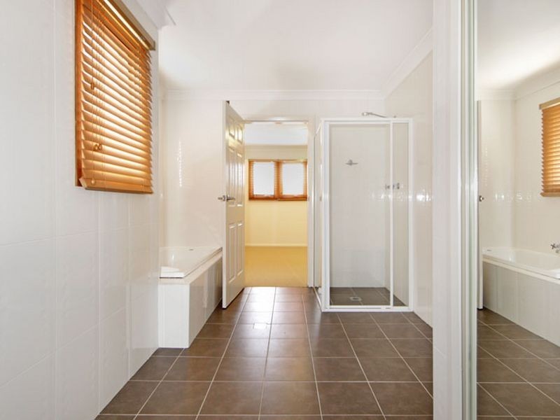 11 McLean Street, Killarney Vale NSW 2261