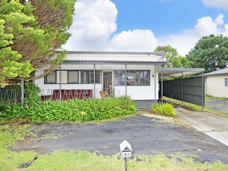 43 Kerry Crescent, Berkeley Vale NSW 2261