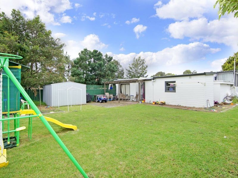 43 Kerry Crescent, Berkeley Vale NSW 2261