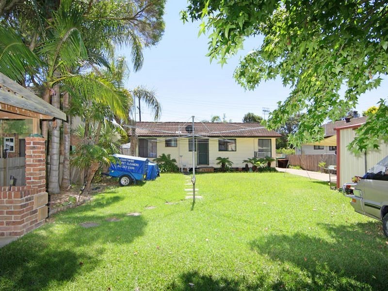 10 Colleen Street, Berkeley Vale NSW 2261