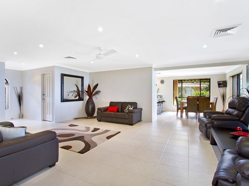 6 Benalla Close, Killarney Vale NSW 2261