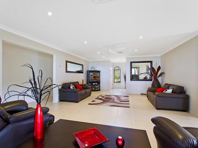 6 Benalla Close, Killarney Vale NSW 2261