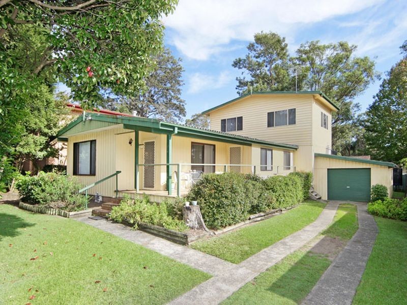 4 Montah Avenue, Berkeley Vale NSW 2261