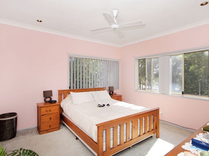 4 Montah Avenue, Berkeley Vale NSW 2261