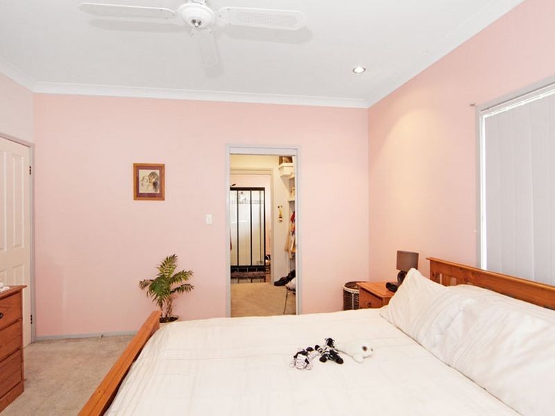 4 Montah Avenue, Berkeley Vale NSW 2261