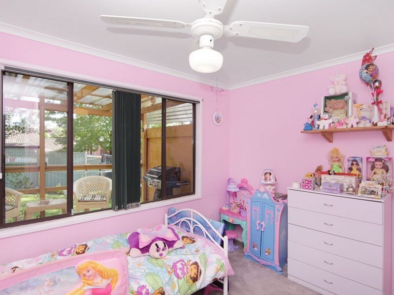 4 Montah Avenue, Berkeley Vale NSW 2261