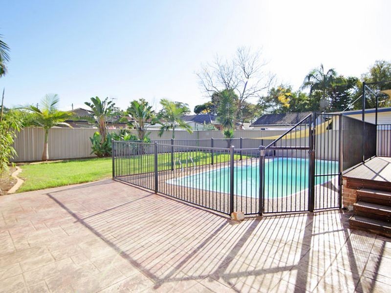 41 St James Avenue, Berkeley Vale NSW 2261