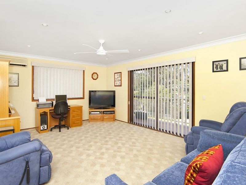 45 Albatross Road, Berkeley Vale NSW 2261