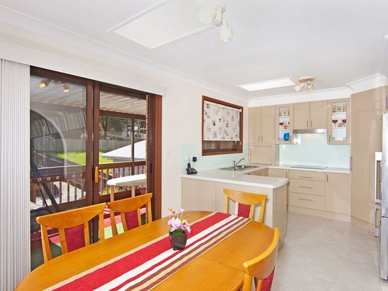 45 Albatross Road, Berkeley Vale NSW 2261