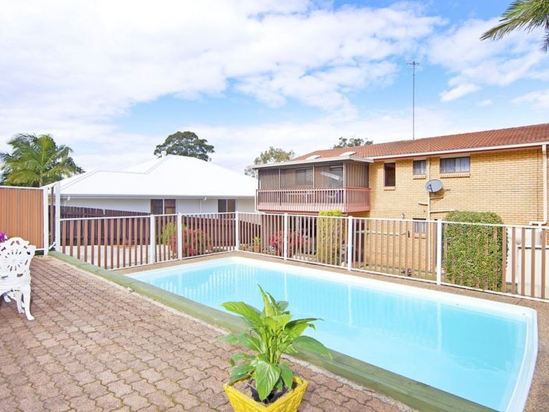 45 Albatross Road, Berkeley Vale NSW 2261