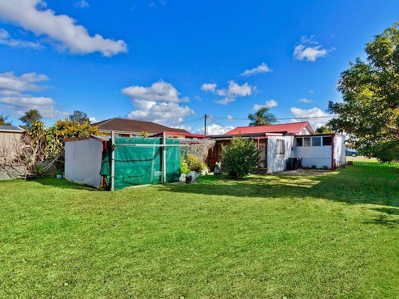 20 Armstrong Avenue, Killarney Vale NSW 2261