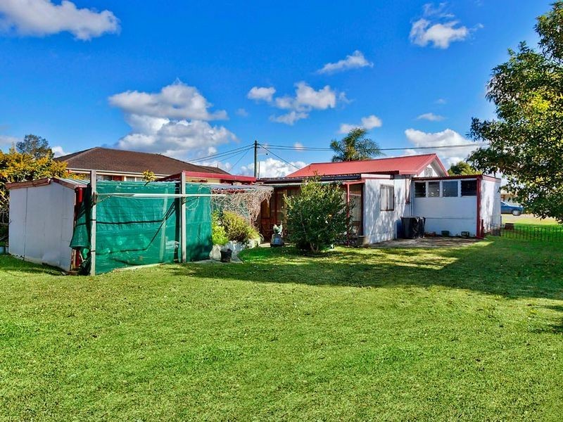 20 Armstrong Avenue, Killarney Vale NSW 2261