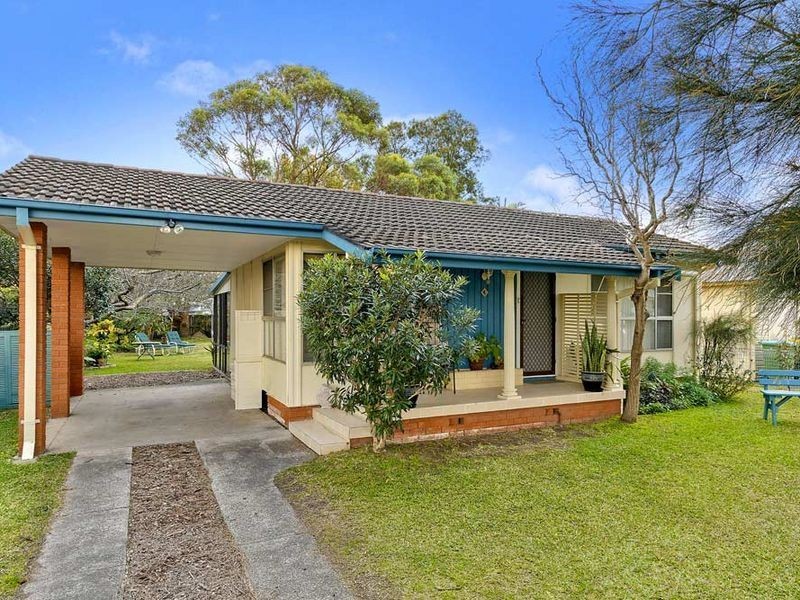 4 Armstrong Avenue, Killarney Vale NSW 2261