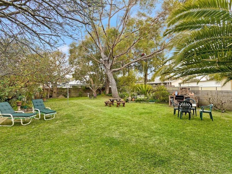 4 Armstrong Avenue, Killarney Vale NSW 2261