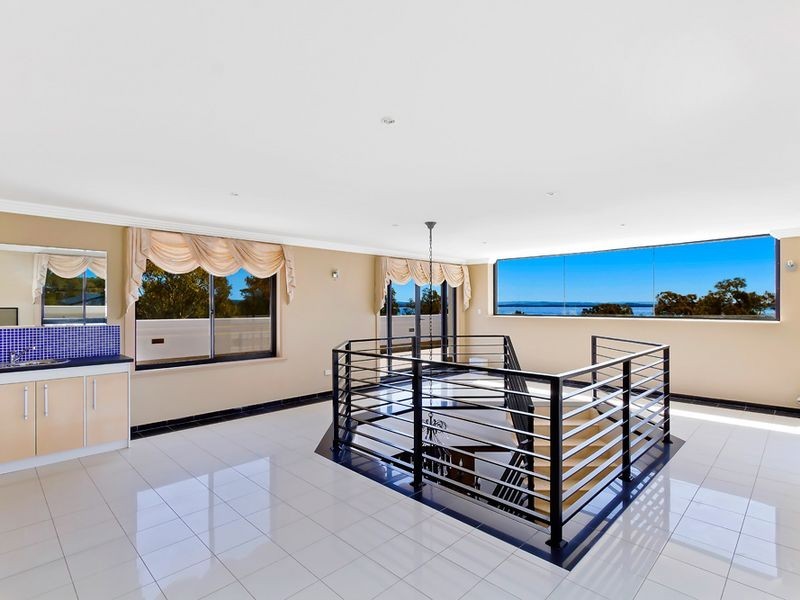 18 Lucinda Avenue, Killarney Vale NSW 2261