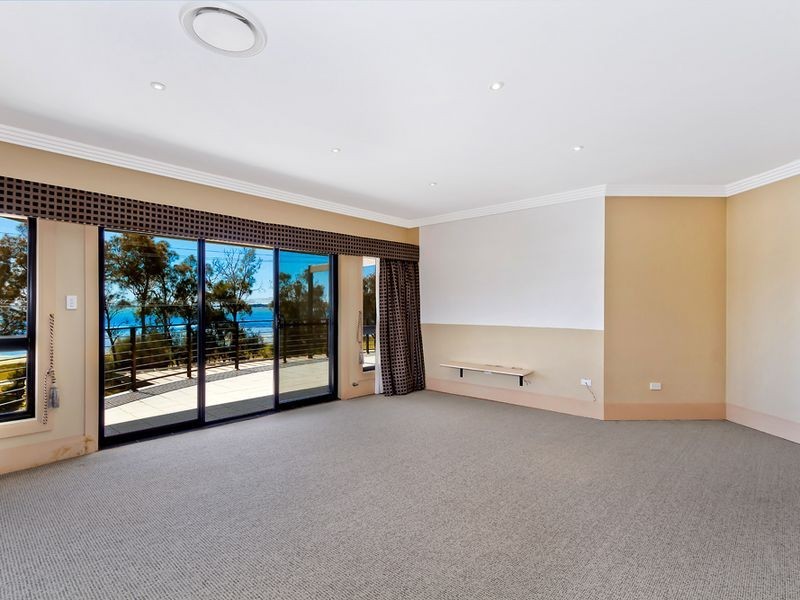 18 Lucinda Avenue, Killarney Vale NSW 2261
