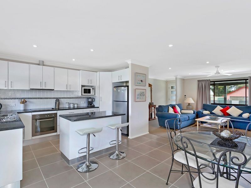 8 Sturt Street, Killarney Vale NSW 2261