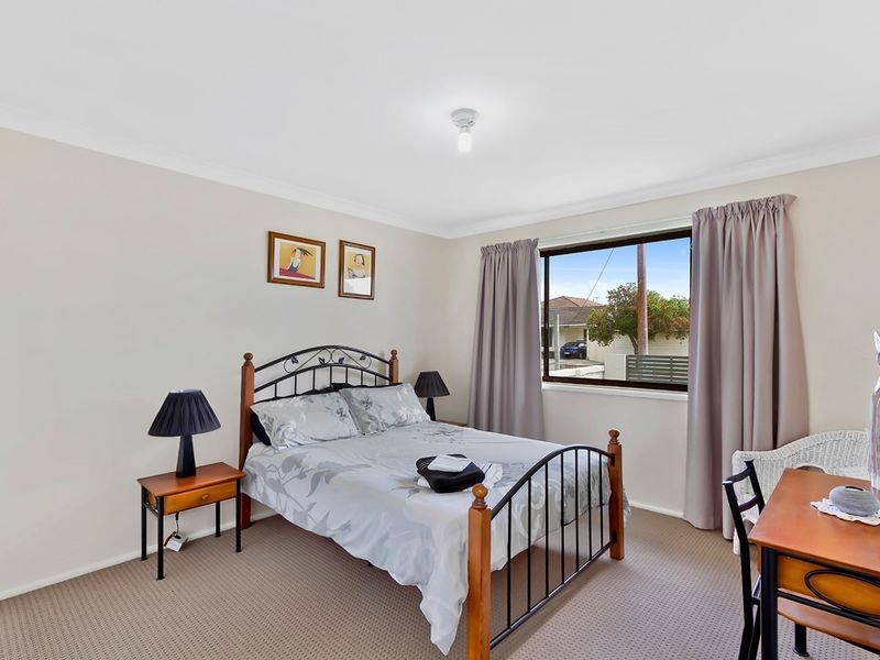 8 Sturt Street, Killarney Vale NSW 2261