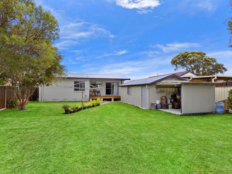 8 Sturt Street, Killarney Vale NSW 2261