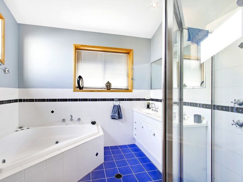 5 Waikiki Close, Killarney Vale NSW 2261