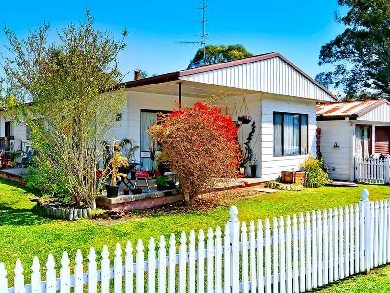 1 Sunshine Avenue, Chittaway Point NSW 2261