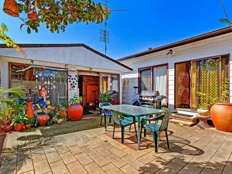 1 Sunshine Avenue, Chittaway Point NSW 2261