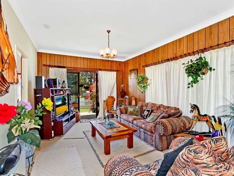 1 Sunshine Avenue, Chittaway Point NSW 2261